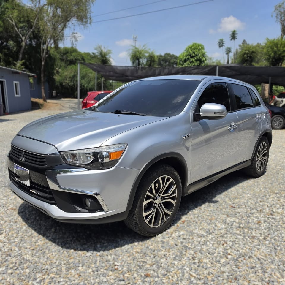 3 Mitsubishi Outlander 2016 - Imagen 1
